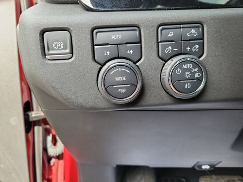 Used 2023 Chevrolet Silverado 1500 LTZ w/ LTZ Premium Package AWD/4WD image 30