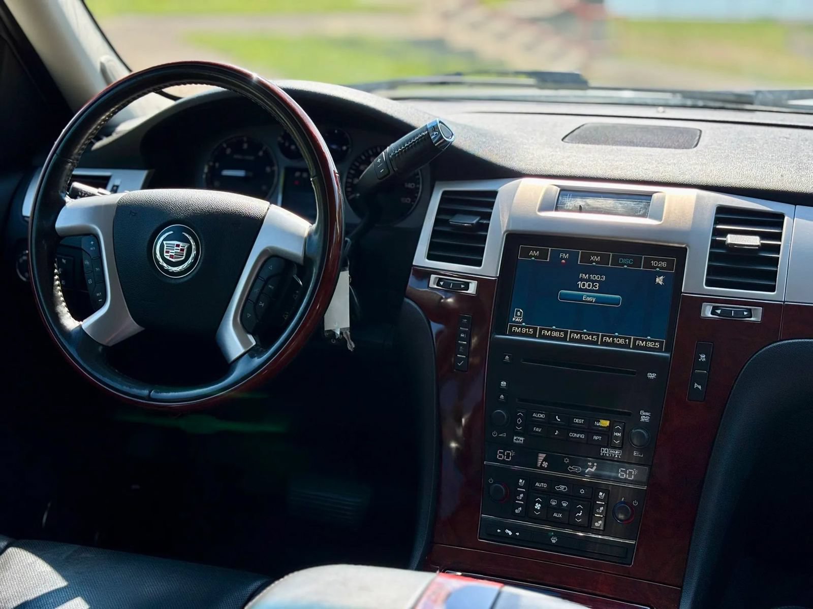 Used 2007 Cadillac Escalade AWD w/ Information Package image 21