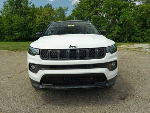 Used 2023 Jeep Compass Latitude w/ Sun and Sound Group AWD/4WD image 7