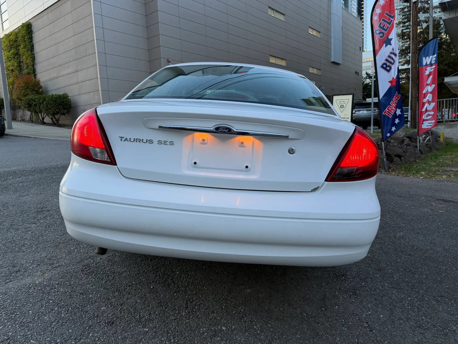 Used 2001 Ford Taurus SES FWD image 8