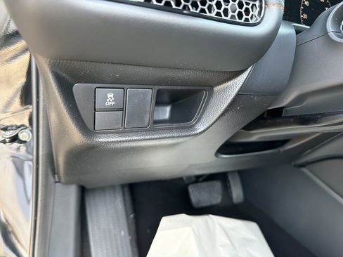 Used 2025 Honda HR-V Sport image 17