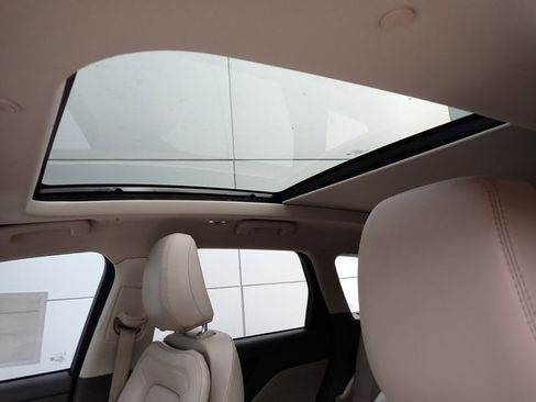 Certified 2022 Lincoln Corsair AWD w/ Premium Package image 20