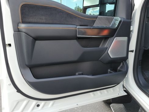 Certified 2024 Ford F250 Platinum w/ FX4 Off-Road Package AWD/4WD image 18