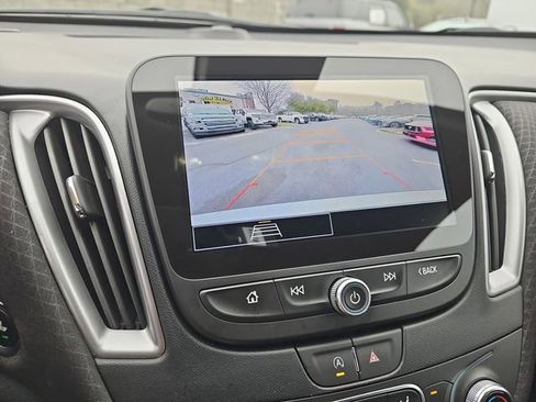 Used 2025 Chevrolet Malibu LT image 26