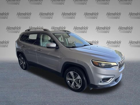 Used 2019 Jeep Cherokee Limited AWD/4WD image 2