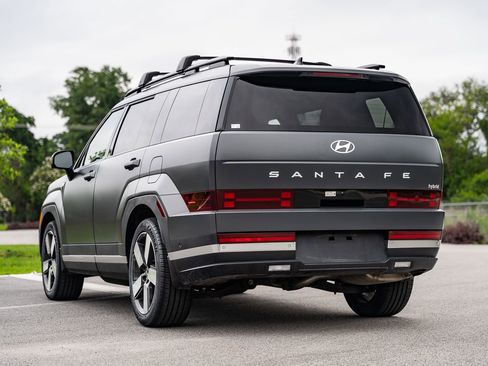Used 2025 Hyundai Santa Fe Limited FWD image 5