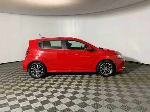 Used 2018 Chevrolet Sonic LT w/ Convenience Package FWD image 4