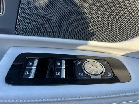 Used 2026 Lincoln Nautilus Premier image 11