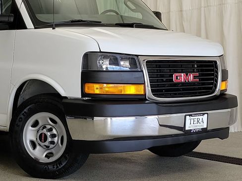Used 2017 GMC Savana 2500 RWD image 5