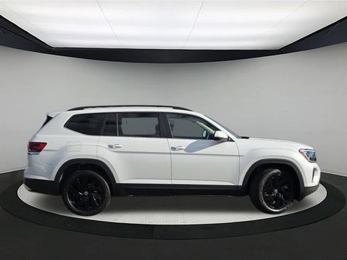 New 2026 Volkswagen Atlas SE image 7