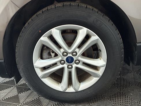 Used 2019 Ford Edge SEL w/ Equipment Group 201A AWD/4WD image 12
