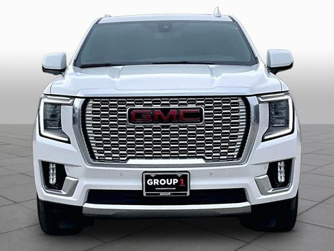 Used 2021 GMC Yukon XL Denali w/ LPO, Illumination Package AWD/4WD image 4