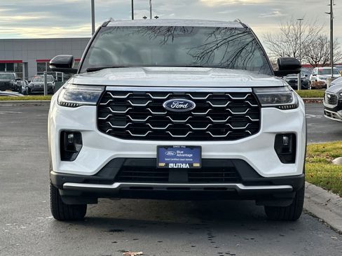 Certified 2025 Ford Explorer Platinum image 10