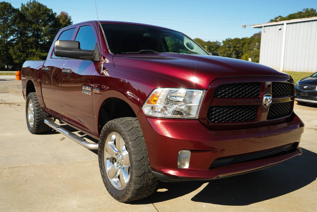 Used 2017 RAM 1500 Express AWD/4WD image 35