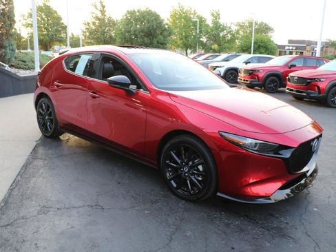 Certified 2025 MAZDA MAZDA3 Hatchback w/Premium Plus Pkg AWD/4WD image 6
