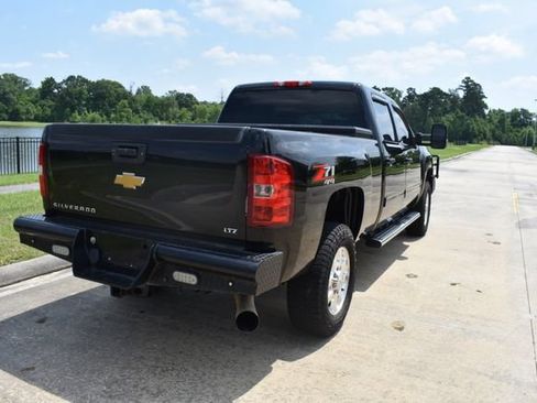 Used 2014 Chevrolet Silverado 2500 LTZ w/ LTZ Plus Package AWD/4WD image 4
