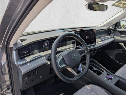 Certified 2025 Volkswagen Tiguan S FWD image 12