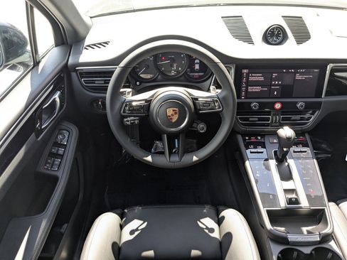 New 2026 Porsche Macan image 16