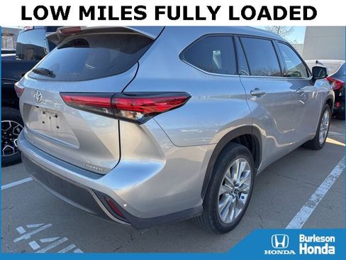 Used 2020 Toyota Highlander Limited image 4