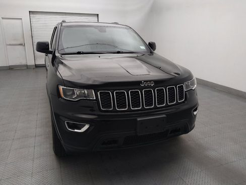 Used 2019 Jeep Grand Cherokee Laredo AWD/4WD image 14