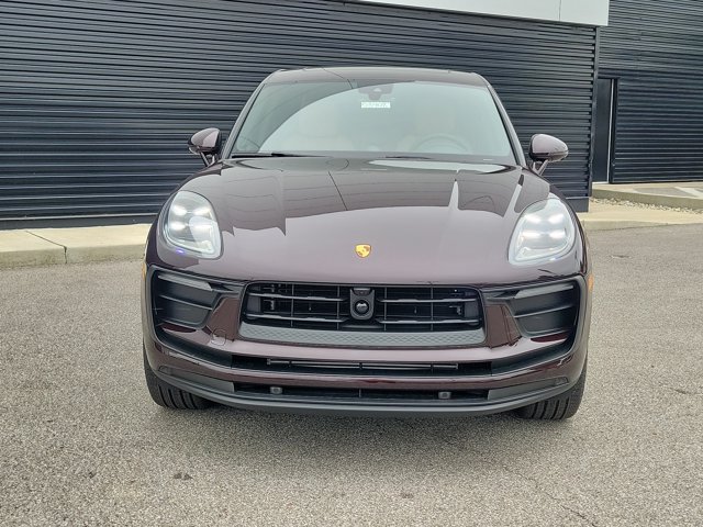 Used 2026 Porsche Macan AWD/4WD image 2