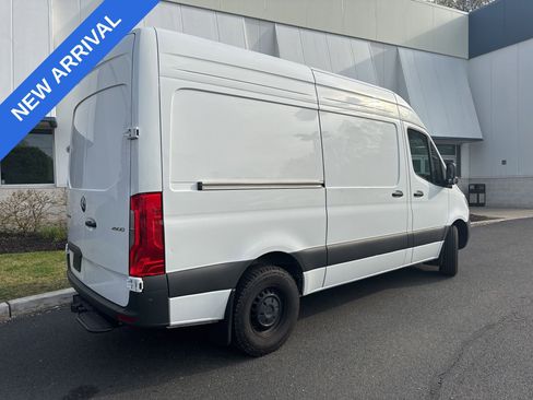 Used 2025 Mercedes-Benz Sprinter 2500 image 2