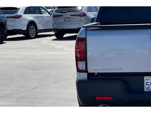 Used 2022 Honda Ridgeline Sport image 14