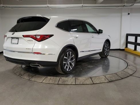 Used 2023 Acura MDX SH-AWD w/ Technology Package image 11