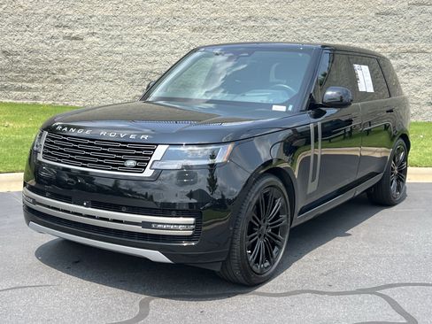 Used 2024 Land Rover Range Rover Long Wheelbase SE AWD/4WD image 2