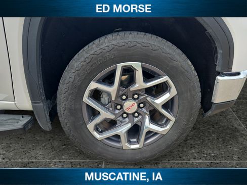 Used 2024 GMC Sierra 1500 SLT w/ SLT Premium Plus Package AWD/4WD image 12