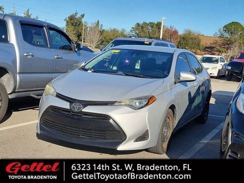 Used 2019 Toyota Corolla LE image 14