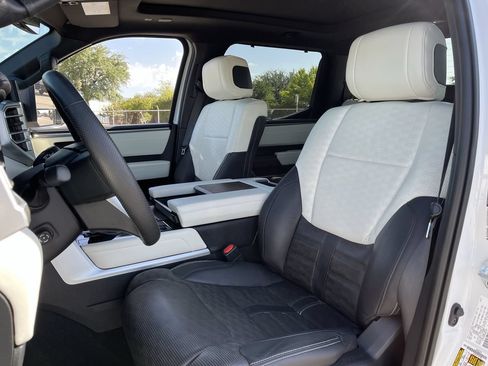 Used 2023 Toyota Tundra Capstone AWD/4WD image 23