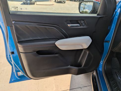 Certified 2023 GMC Canyon AT4X image 11