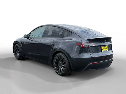 Used 2024 Tesla Model Y Performance AWD/4WD image 3