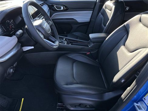 New 2026 Jeep Compass Limited image 13
