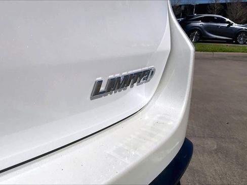 Used 2016 Toyota Highlander Limited image 9