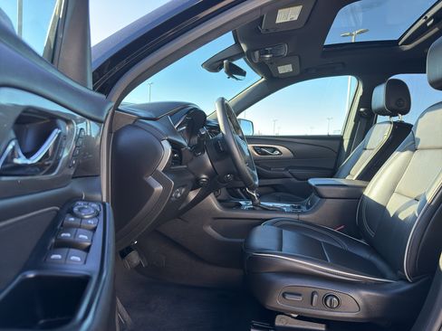 Certified 2023 Chevrolet Traverse Premier w/ Redline Edition image 11