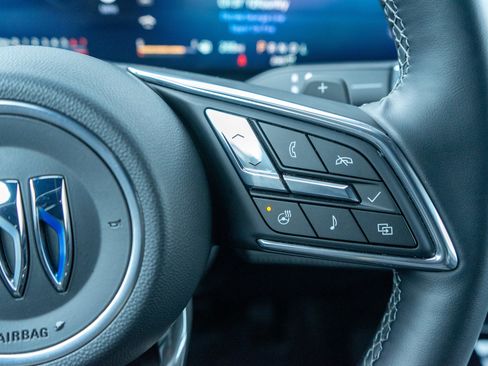 Used 2025 Buick Enclave Preferred image 24