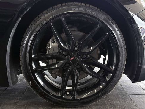 Used 2019 Chevrolet Corvette Stingray Coupe w/ Carbon Flash Badge Package image 35