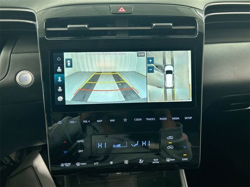 Used 2024 Hyundai Tucson Limited image 15