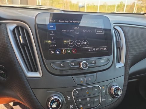 Used 2023 Chevrolet Malibu LT image 10