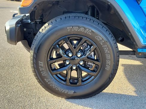 Used 2022 Jeep Gladiator Sport image 10