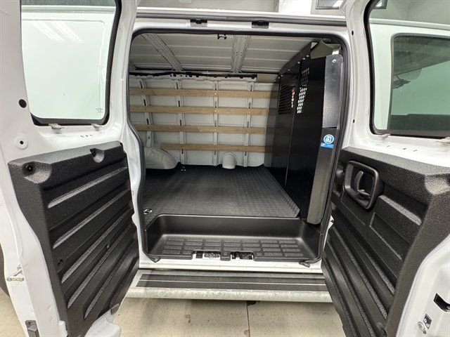 Used 2025 Chevrolet Express 2500 w/ Driver Convenience Package RWD image 15