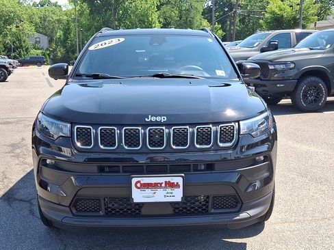 Used 2023 Jeep Compass Latitude AWD/4WD image 12