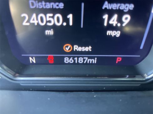 Used 2022 GMC Sierra 2500 Denali w/ Denali Black Diamond Edition image 12