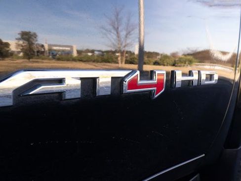 Used 2024 GMC Sierra 2500 AT4 w/ AT4 Premium Plus Package image 46