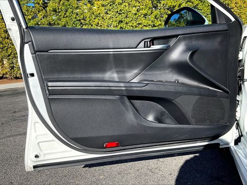 Used 2023 Toyota Camry SE image 20