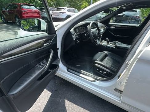 Used 2017 BMW 530i xDrive AWD/4WD image 28