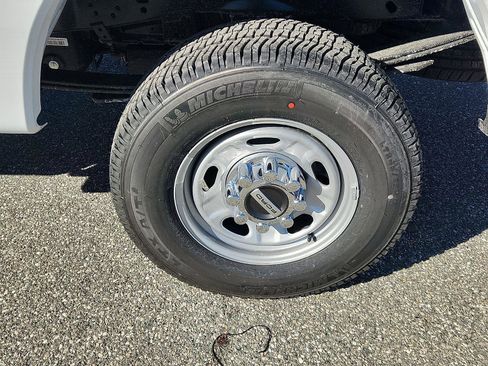 New 2026 Ford F250 XL w/ XL Chrome Package image 5