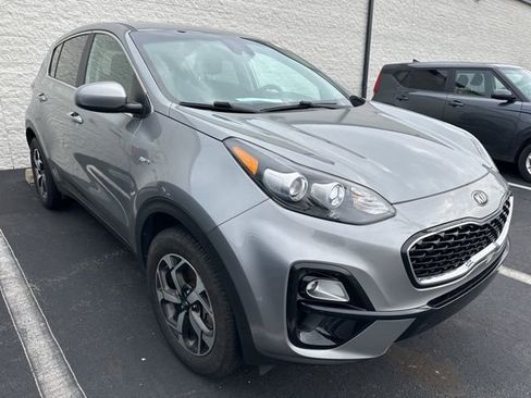 Used 2022 Kia Sportage LX image 3